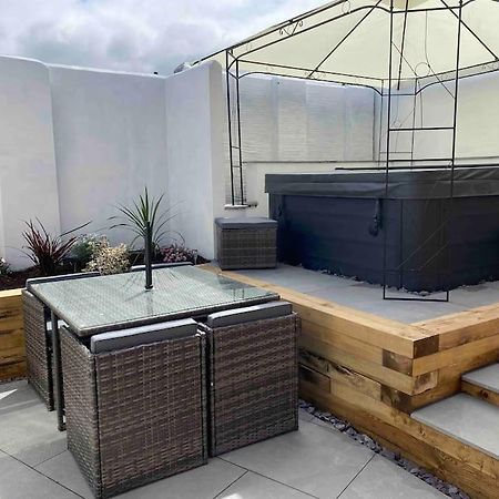 Flat Lode Nook Modern 2 Bed Home With Hot Tub Pool Dış mekan fotoğraf